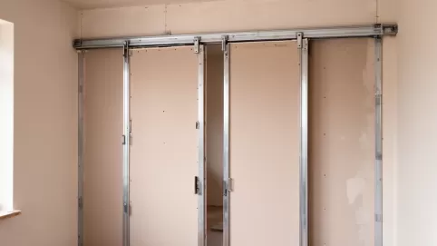 Jak zrobić ściankę działową z drzwiami