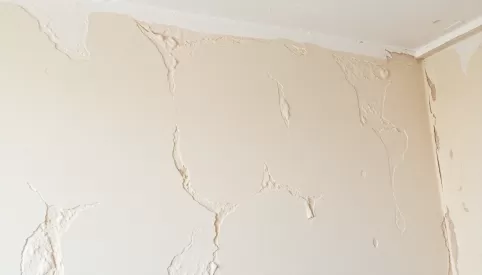 Jaki tynk na krzywe ściany