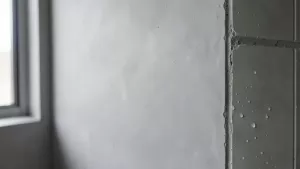 mikrocement na ścianie w łazienkach