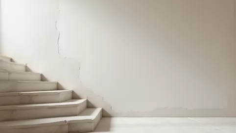 wykończenie ściany przy schodach